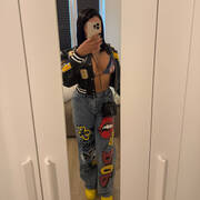 Melly Hot