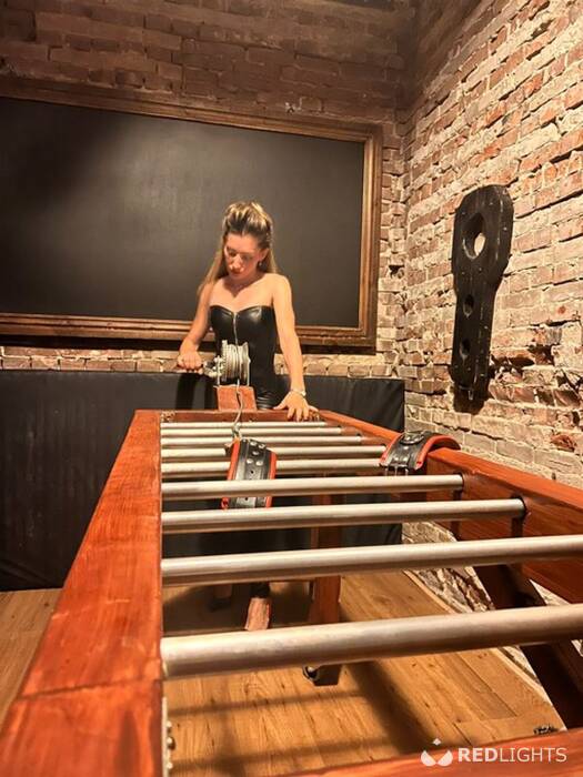 Mistress Emma (Foto)