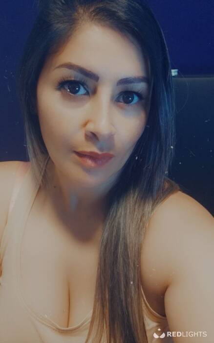 HOT LUNA (Foto)