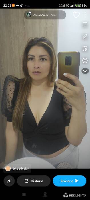 HOT LUNA (Foto)