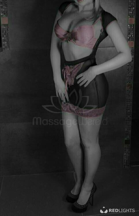 Thuisontvangst Sexy Masseuses MassageWereld Soest
