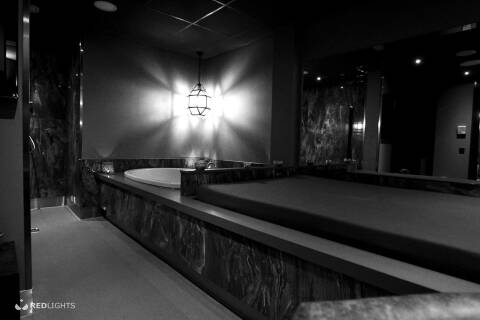 Thuisontvangst MASSAGEWERELD EROTISCHE MASSAGESALONS