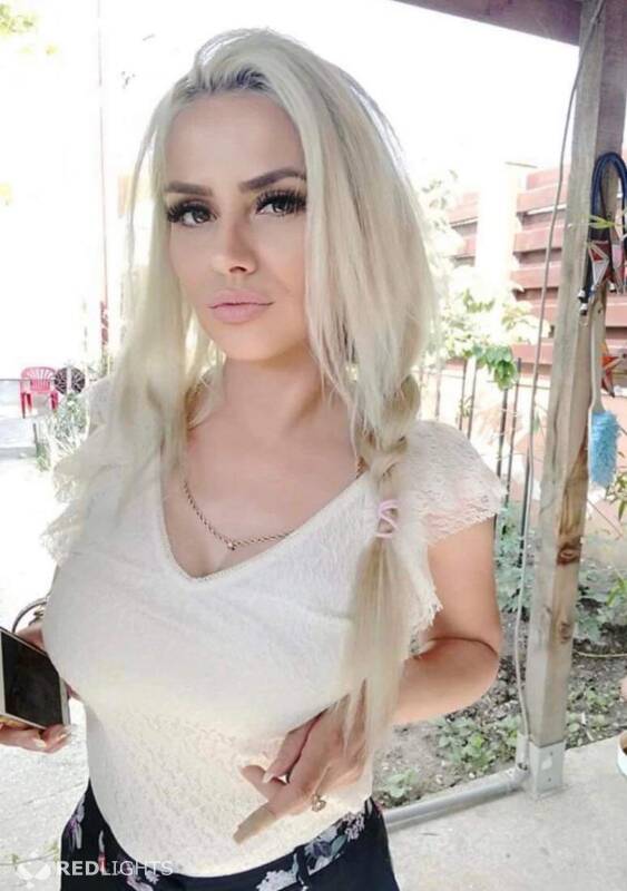 Anya (Foto)