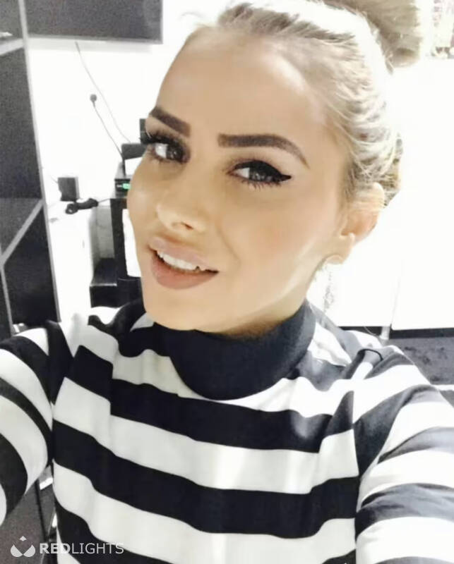 Anya (Foto)