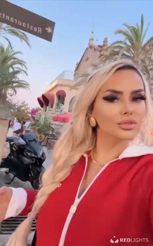 Anya (Foto)